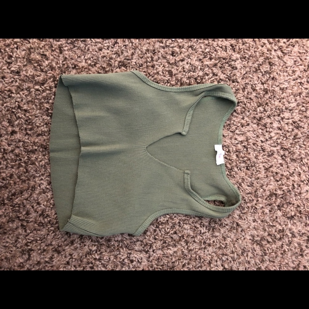 Crop Top - Picture 2 of 3